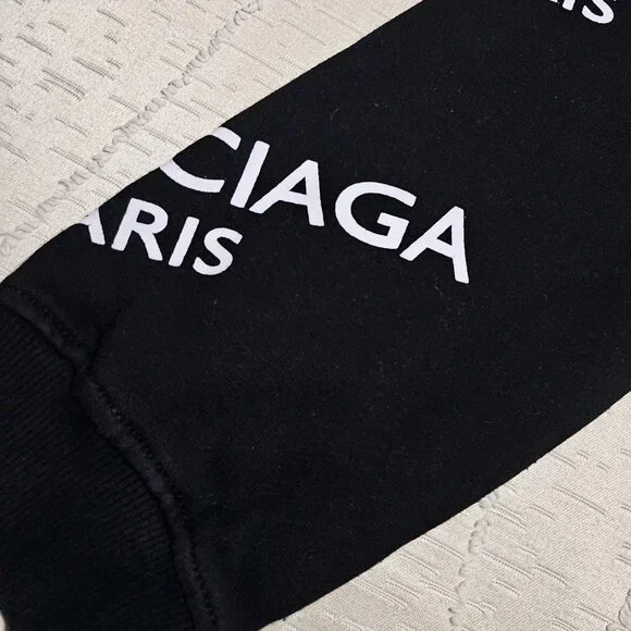 BALENCIAGA  BLACK AND WHITE ICONIC LOGO UNISEX SWEATSHIRT - Picture 7 of 10